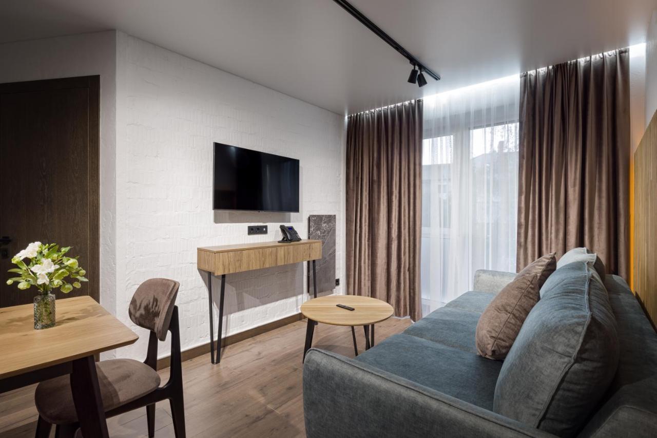 Apartel Uzhhorod Ngoại thất bức ảnh