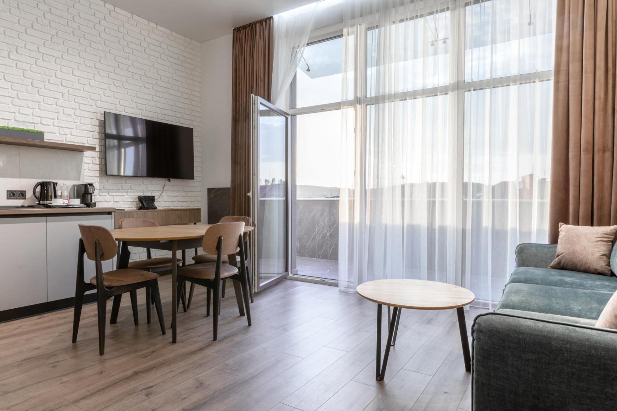Apartel Uzhhorod Ngoại thất bức ảnh