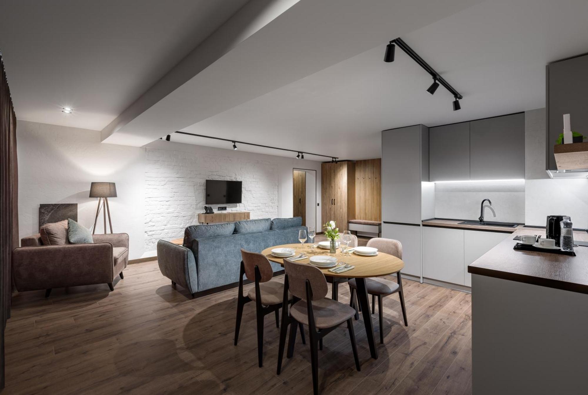 Apartel Uzhhorod Ngoại thất bức ảnh