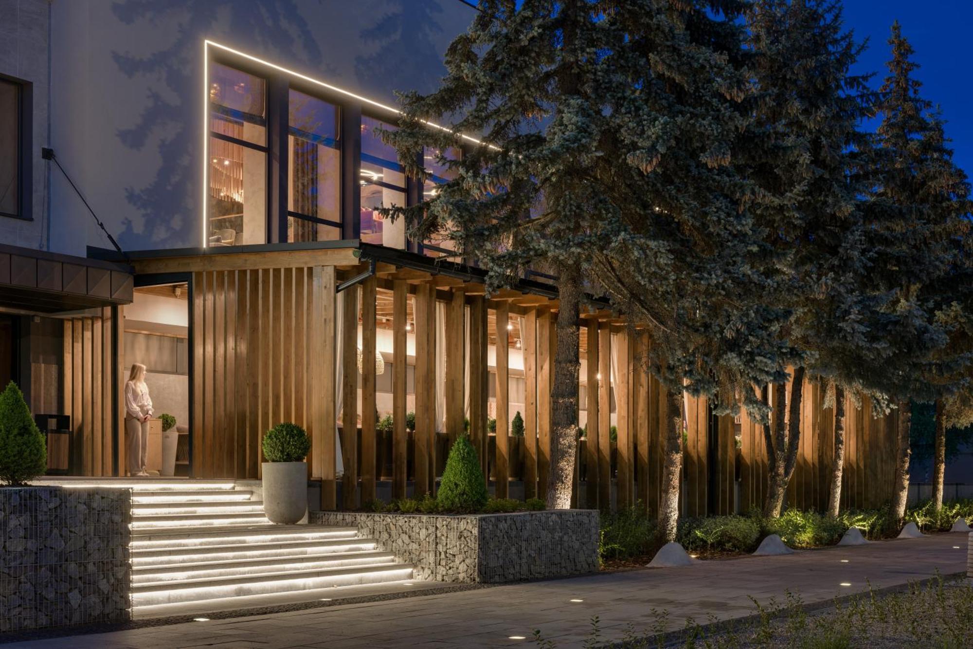 Apartel Uzhhorod Ngoại thất bức ảnh