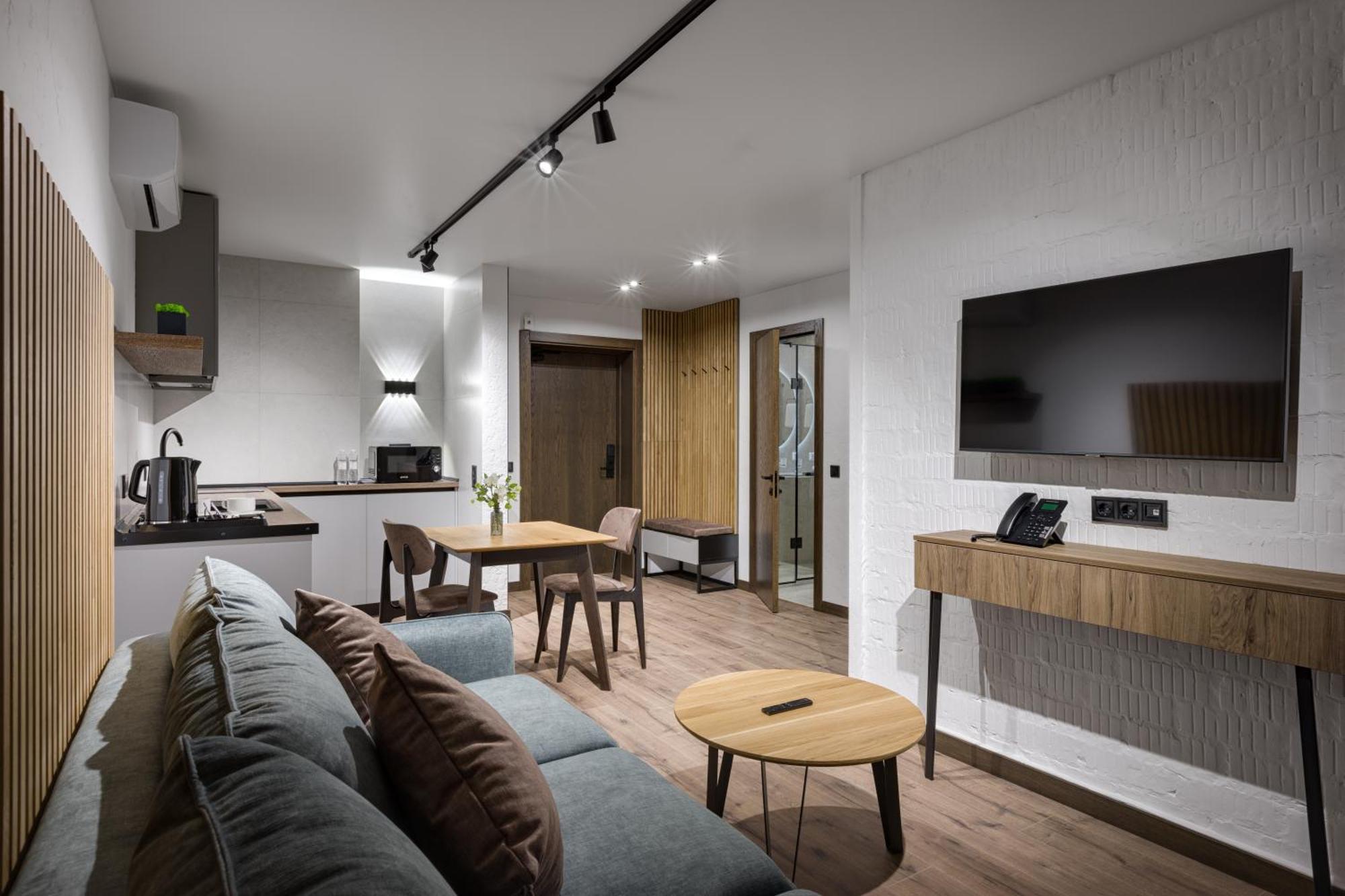 Apartel Uzhhorod Ngoại thất bức ảnh