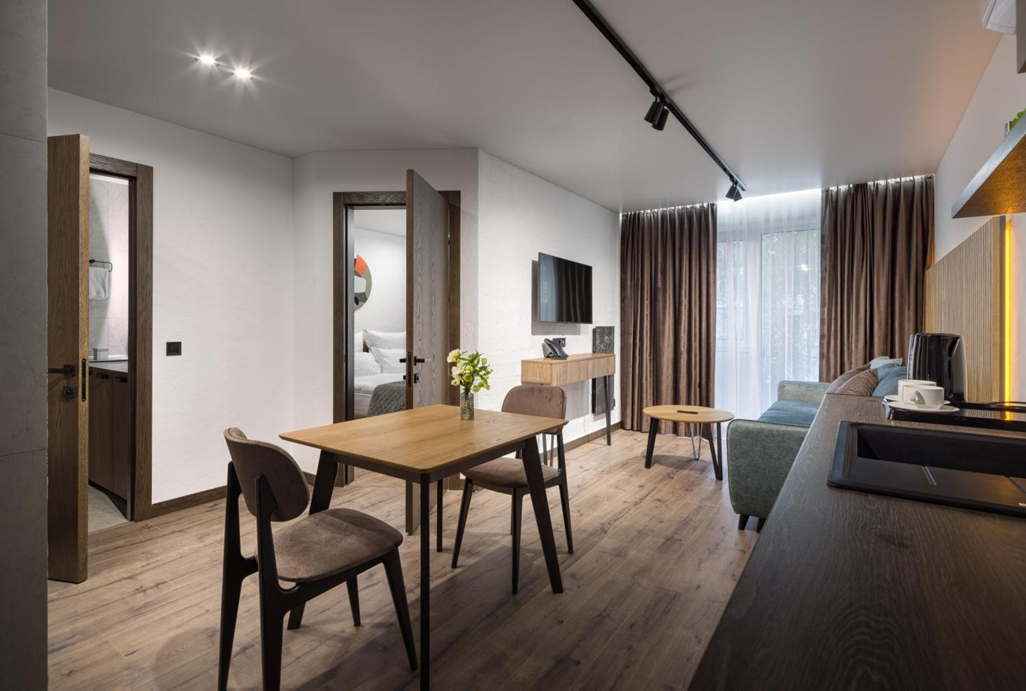 Apartel Uzhhorod Ngoại thất bức ảnh